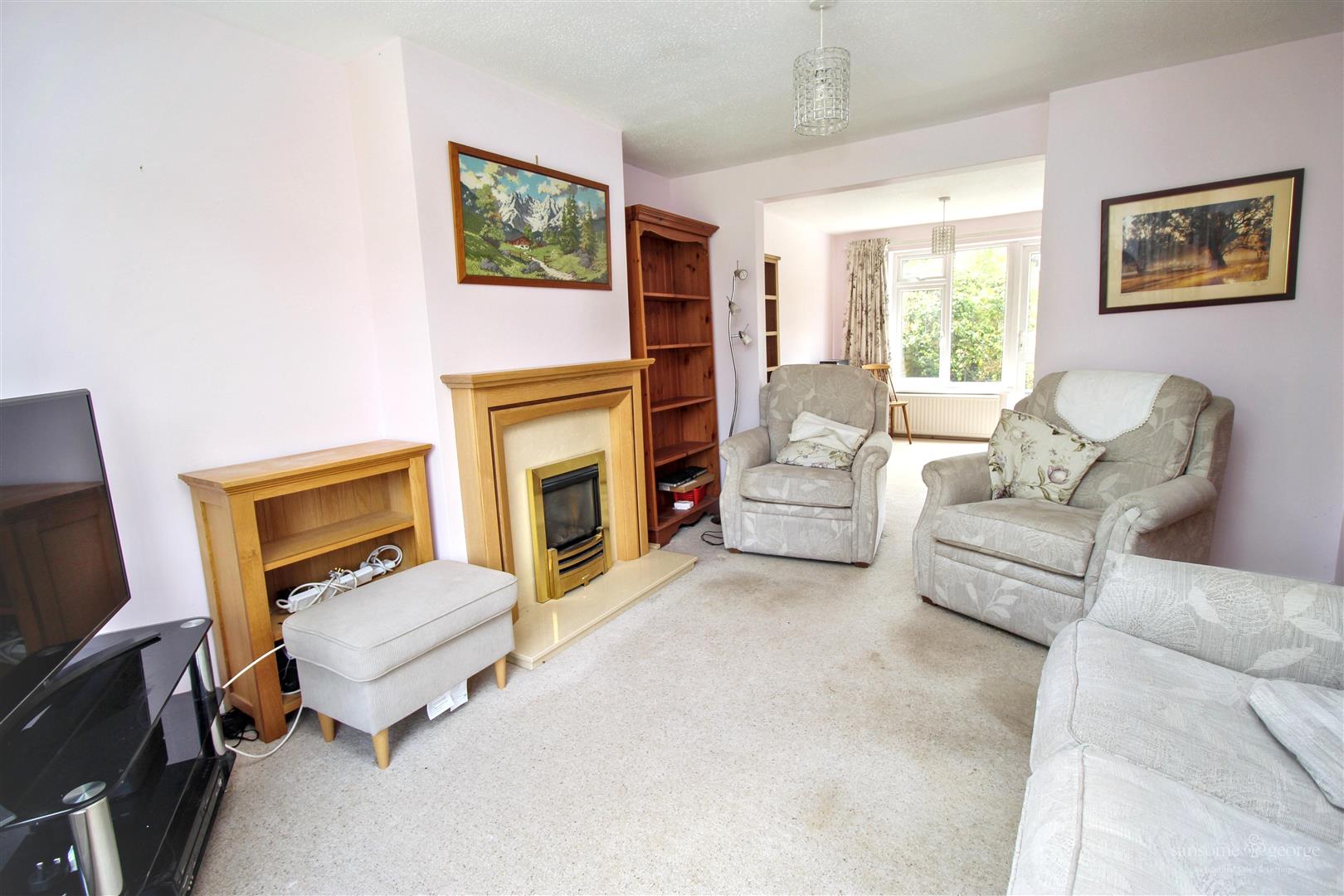 3 bed property in Rutherford Walk, Reading